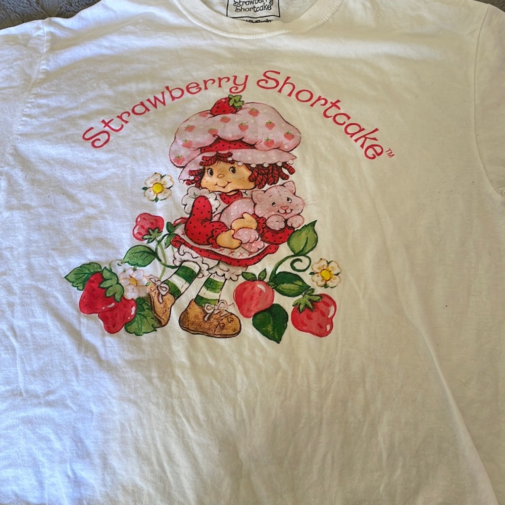 Strawberry Shortcake t-shirt size M.